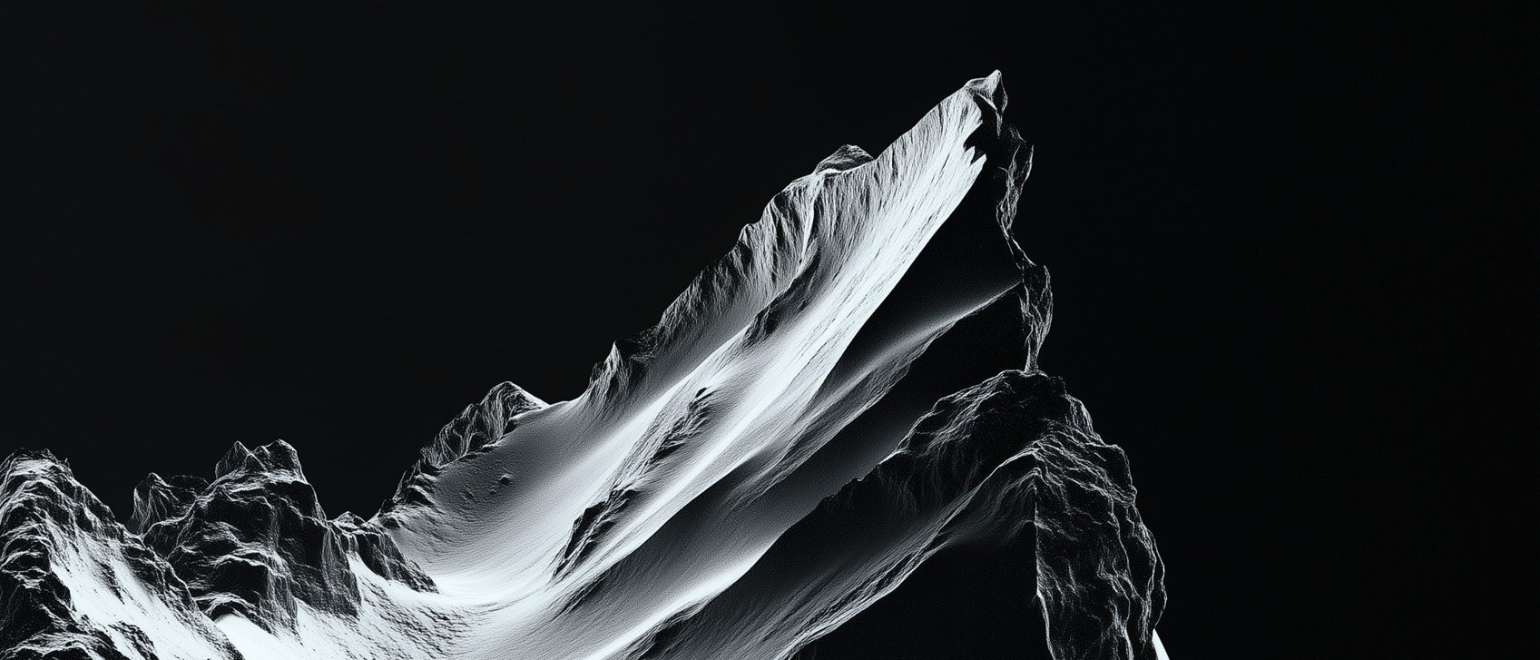 Schroffe, schneebedeckte Berggipfel erheben sich steil vor einem dunklen, schwarzen Hintergrund, wobei starke Schatten die dramatische und raue Beschaffenheit der Hänge betonen.